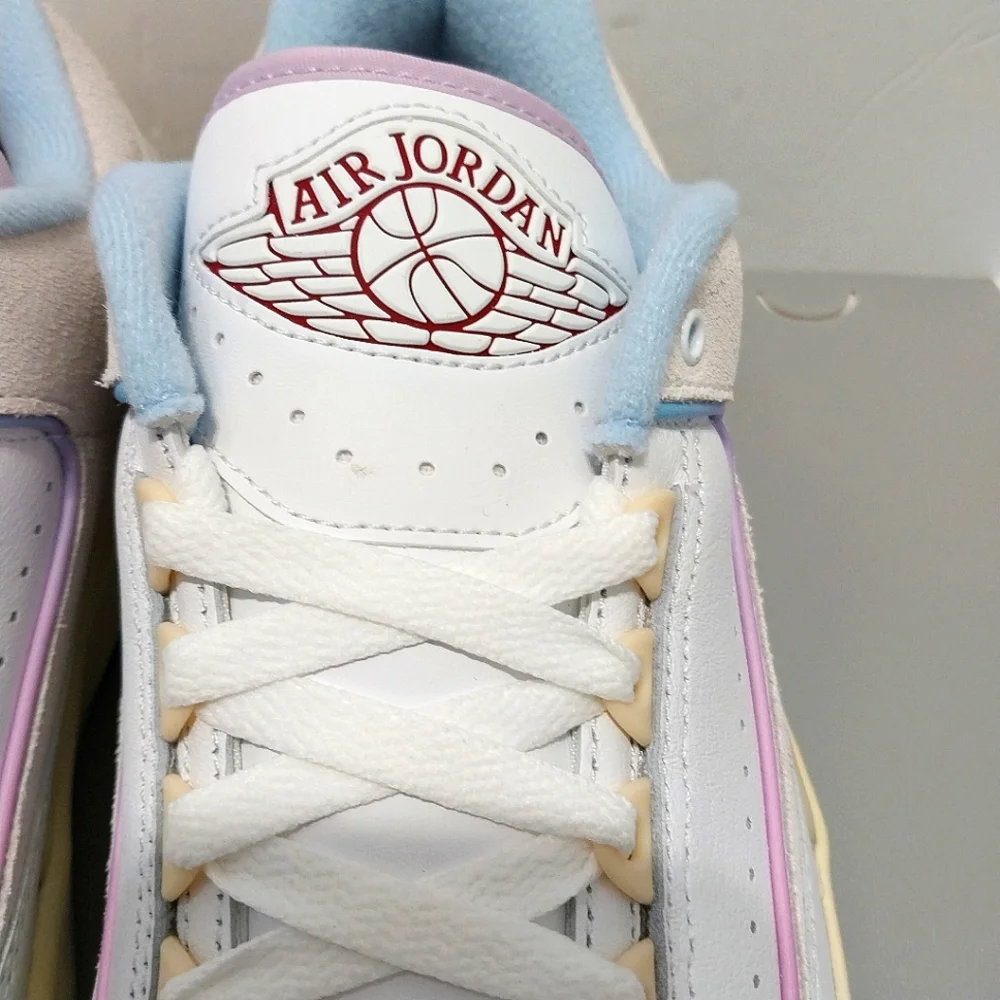 Jordan Retro 2 Low 